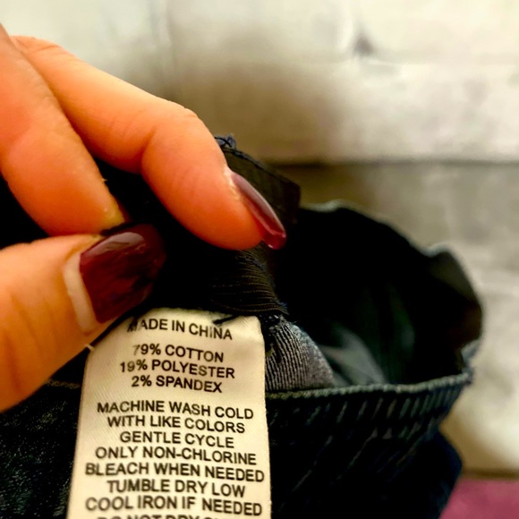 Express Shape Effect Pull On Flare Jeans on Dark Wash Size 8 - Picture 6 of 7